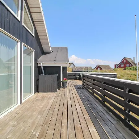 Aska - 400m From The Sea By Interhome